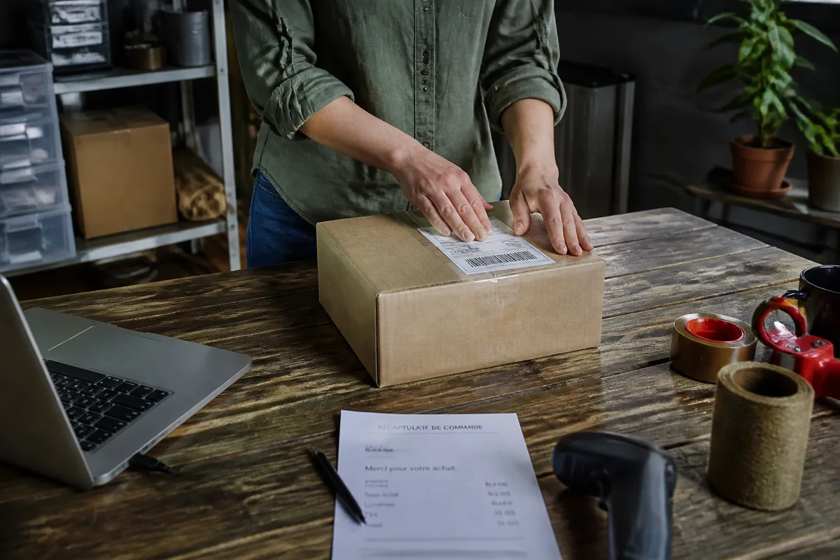 Préparation concrète d’une commande dans un tunnel de vente e-commerce